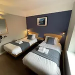 The George Hotel