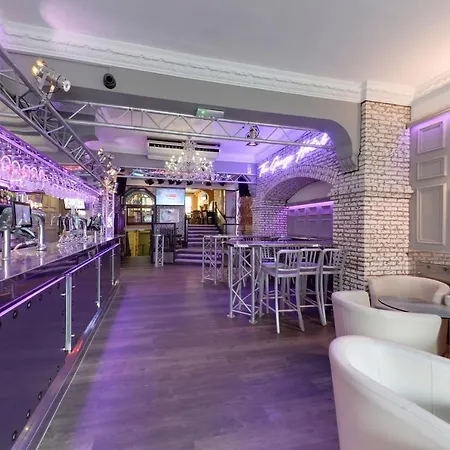 The George 3*