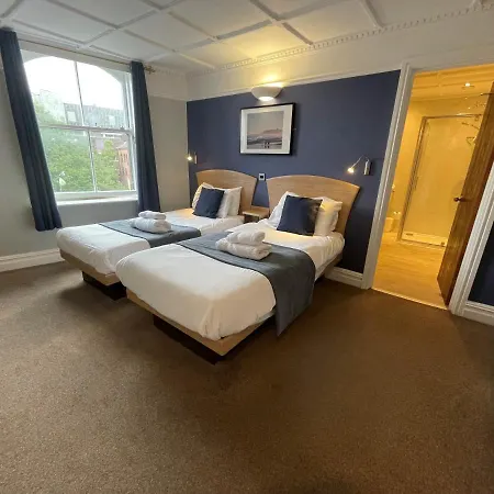 The George 3*
