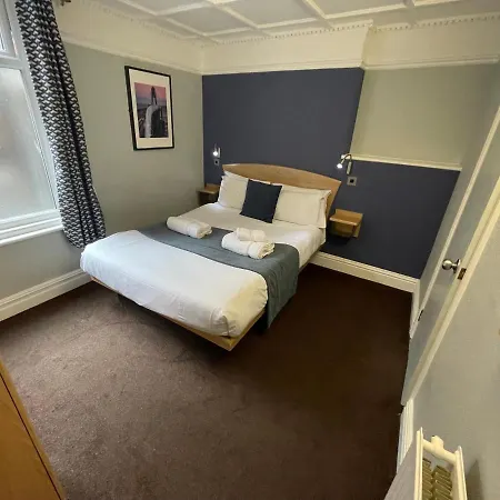 The George Hotel 3*