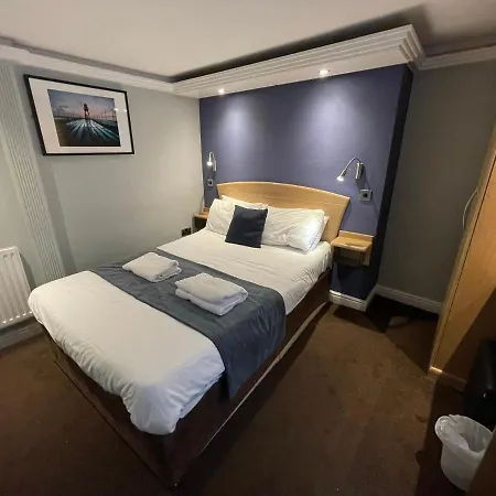 Hotel The George 3*