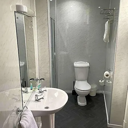 Hotel The George 3*