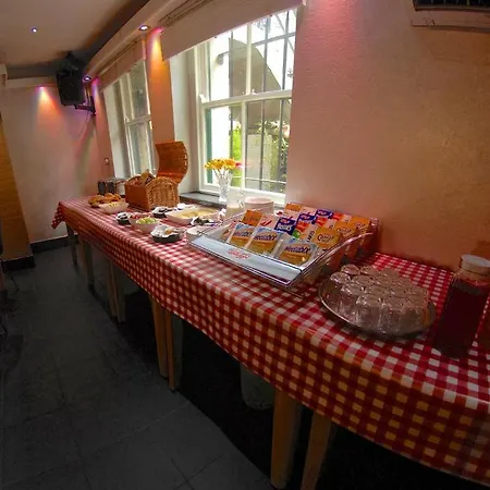 Hotel The George 3*