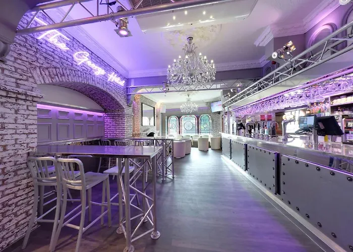 The George Hotel