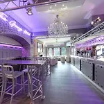 The George Hotel